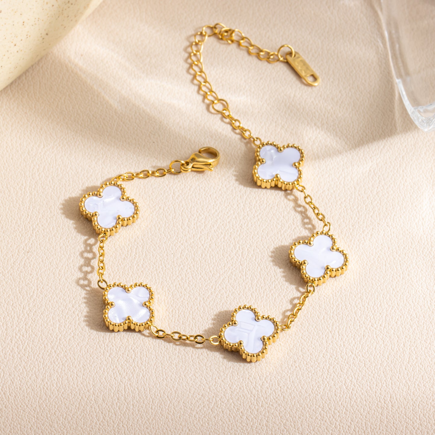 Lucky clover Bracelet 18k Gold Finish & Timeless Style