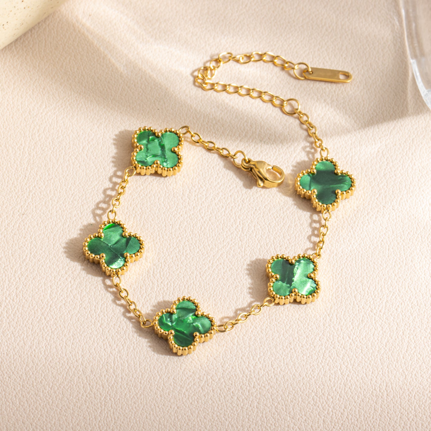 Lucky clover Bracelet 18k Gold Finish & Timeless Style
