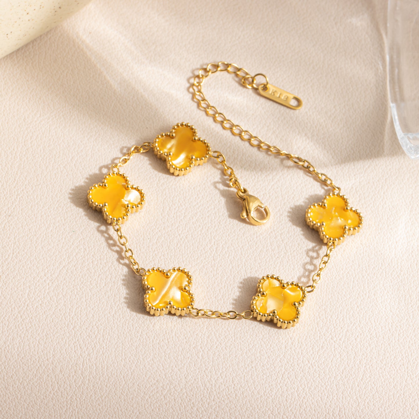 Lucky clover Bracelet 18k Gold Finish & Timeless Style